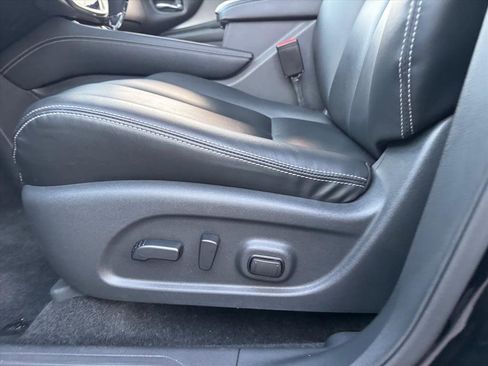 Certified 2024 Nissan Murano SV w/ SV Midnight Edition Package image 14