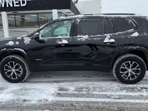 Used 2024 GMC Acadia AT4 w/ Luxury Package image 13