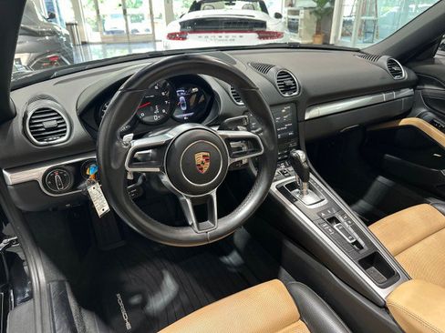 Used 2018 Porsche 718 Boxster RWD image 3
