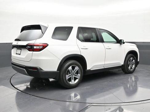 Used 2024 Honda Pilot EX-L image 5