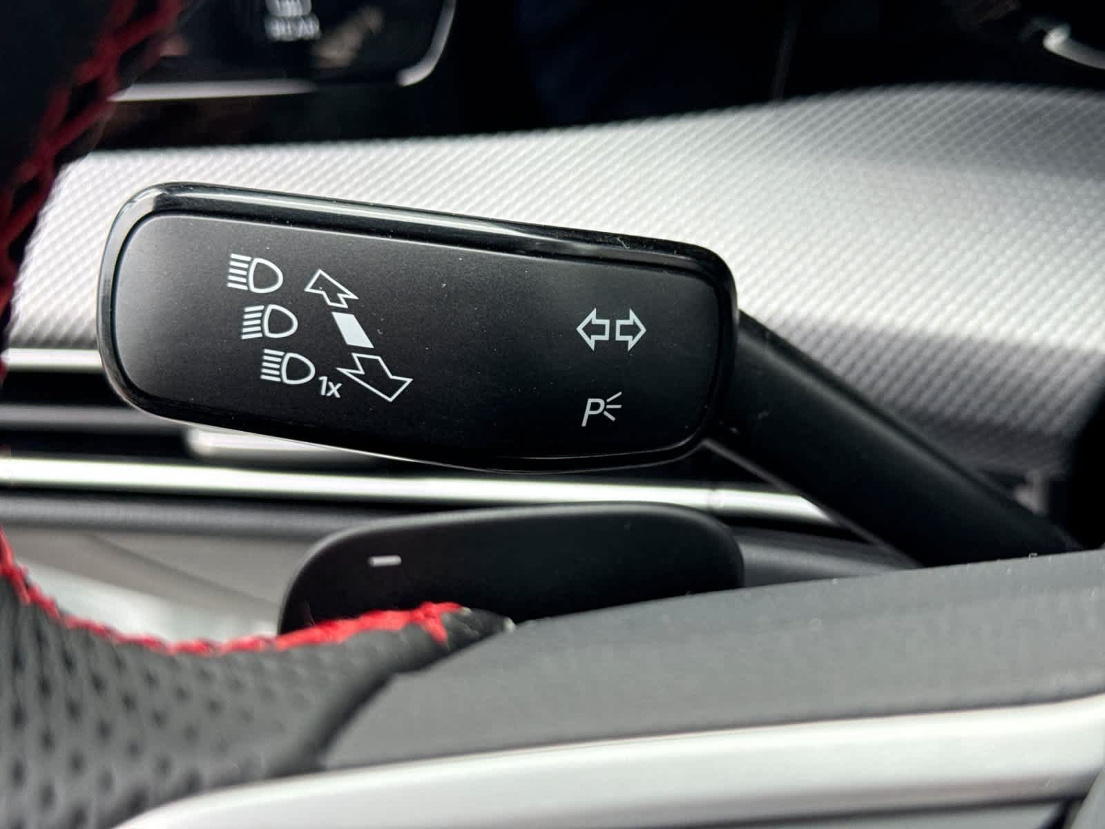 New 2026 Volkswagen GTI SE FWD image 32