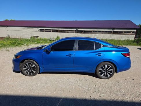 Used 2024 Nissan Sentra SV w/ SV Premium Package FWD image 8