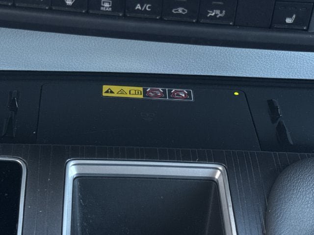Certified 2025 Toyota Sienna XLE FWD image 23