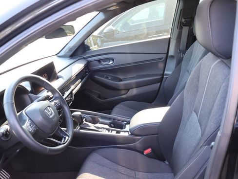 Used 2023 Honda Accord Sport image 11