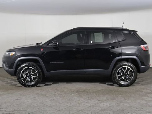 Used 2024 Jeep Compass Trailhawk AWD/4WD image 15