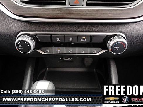 Used 2024 Nissan Altima 2.5 SV FWD image 18