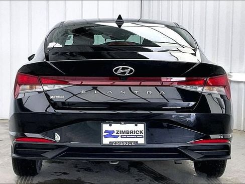 Certified 2023 Hyundai Elantra SEL w/ Cargo Package image 4