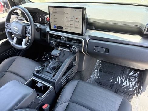 Used 2025 Toyota 4Runner TRD Off-Road Premium AWD/4WD image 13