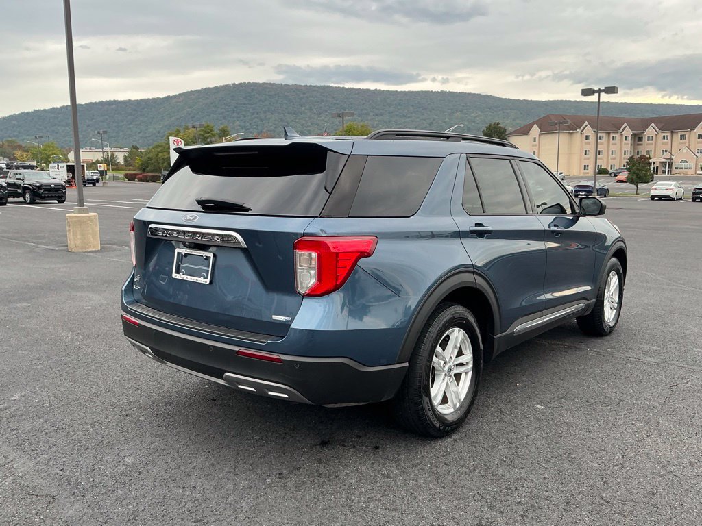 Used 2020 Ford Explorer XLT w/ Equipment Group 202A AWD/4WD image 7