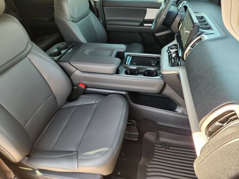 New 2027 Ford Expedition Active RWD image 13