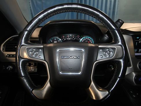 Used 2019 GMC Yukon XL Denali w/ Denali Ultimate Package image 13