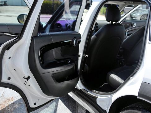 Used 2019 MINI Cooper Countryman FWD image 12