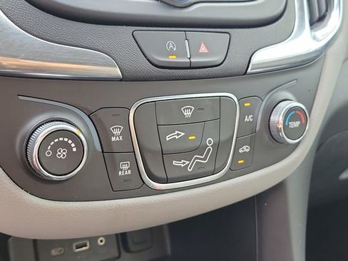 Certified 2024 Chevrolet Equinox LS FWD image 29