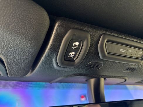 Used 2021 Jeep Wrangler Unlimited Sahara image 31