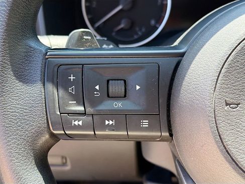 Used 2024 Nissan Rogue S AWD/4WD image 11