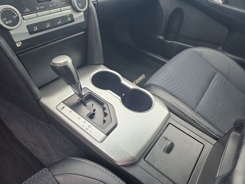 Used 2014 Toyota Camry L image 26