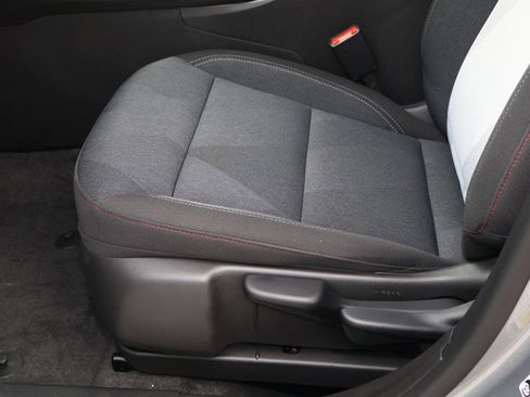 Used 2025 Chevrolet Trax RS w/ Driver Confidence Package image 13