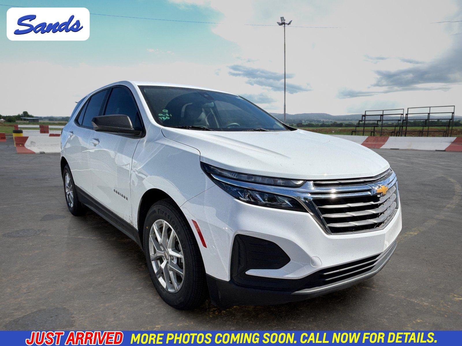 Used 2022 Chevrolet Equinox LS w/ LS Convenience Package FWD image 1