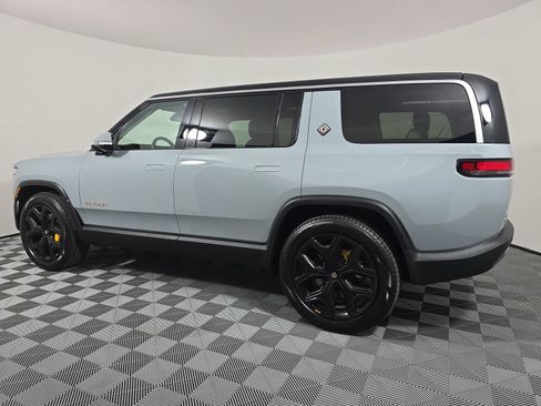 Used 2024 Rivian R1S Adventure AWD/4WD image 3