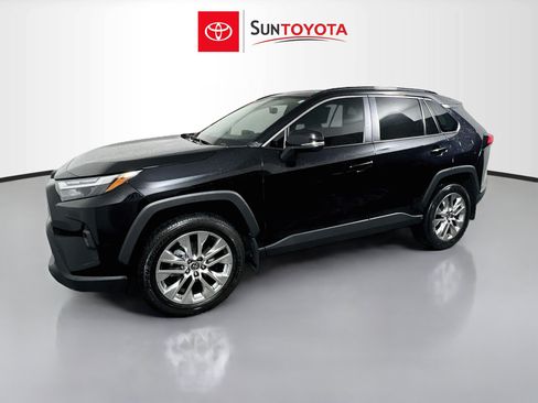 Used 2025 Toyota RAV4 XLE Premium FWD image 9