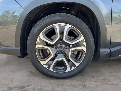 Used 2024 Subaru Ascent Touring AWD/4WD image 9