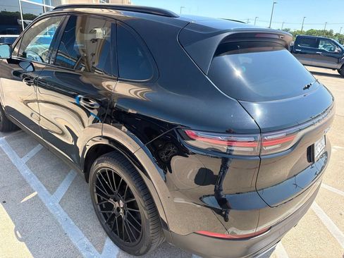 Used 2019 Porsche Cayenne AWD/4WD image 2