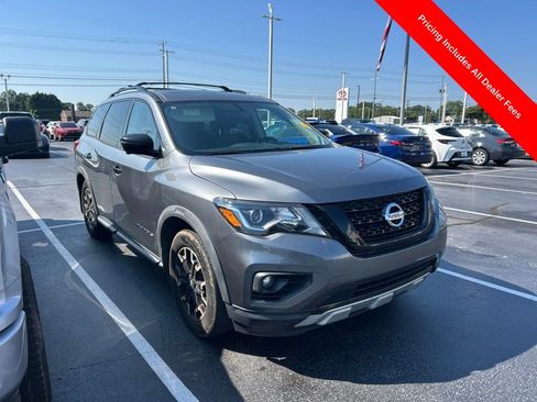 Used 2020 Nissan Pathfinder SL FWD image 1