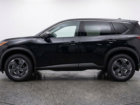 Used 2025 Nissan Rogue SV FWD image 5