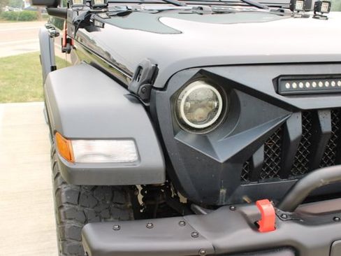 Used 2022 Jeep Wrangler Unlimited Sport AWD/4WD image 4