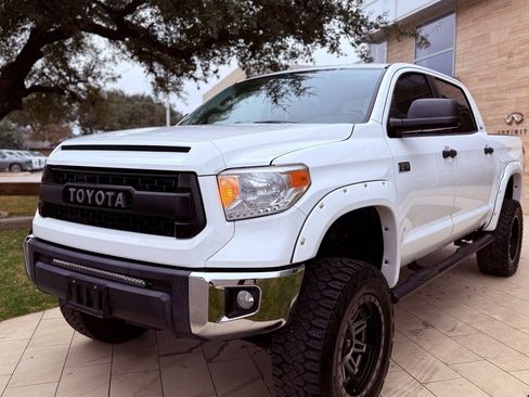 Used 2016 Toyota Tundra SR5 w/ SR5 Upgrade Package image 2