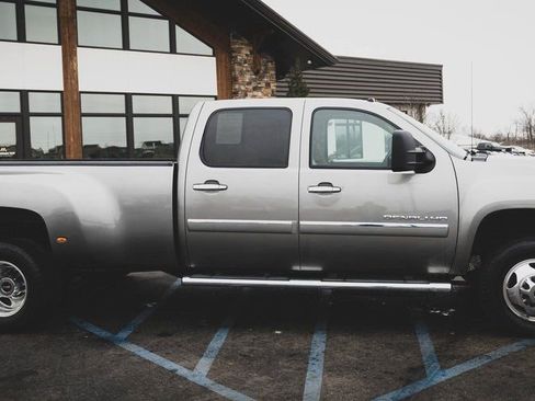 Used 2013 GMC Sierra 3500 Denali image 30