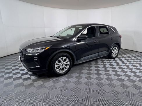 Used 2023 Ford Escape Active w/ Tech Pack #1 image 2