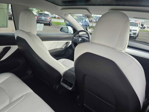 Used 2020 Tesla Model 3 Standard Range image 15