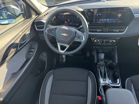 New 2026 Chevrolet TrailBlazer LT w/ Convenience Package FWD image 17