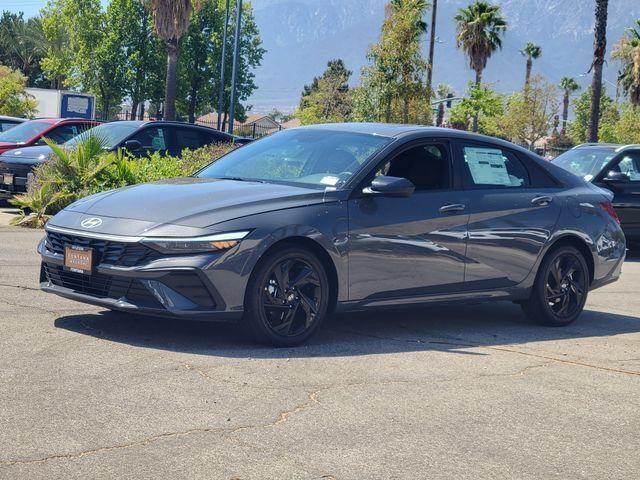 New 2026 Hyundai Elantra SEL Sport FWD image 2