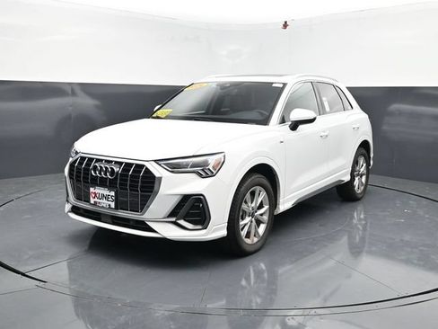 Used 2024 Audi Q3 2.0T Premium AWD/4WD image 3