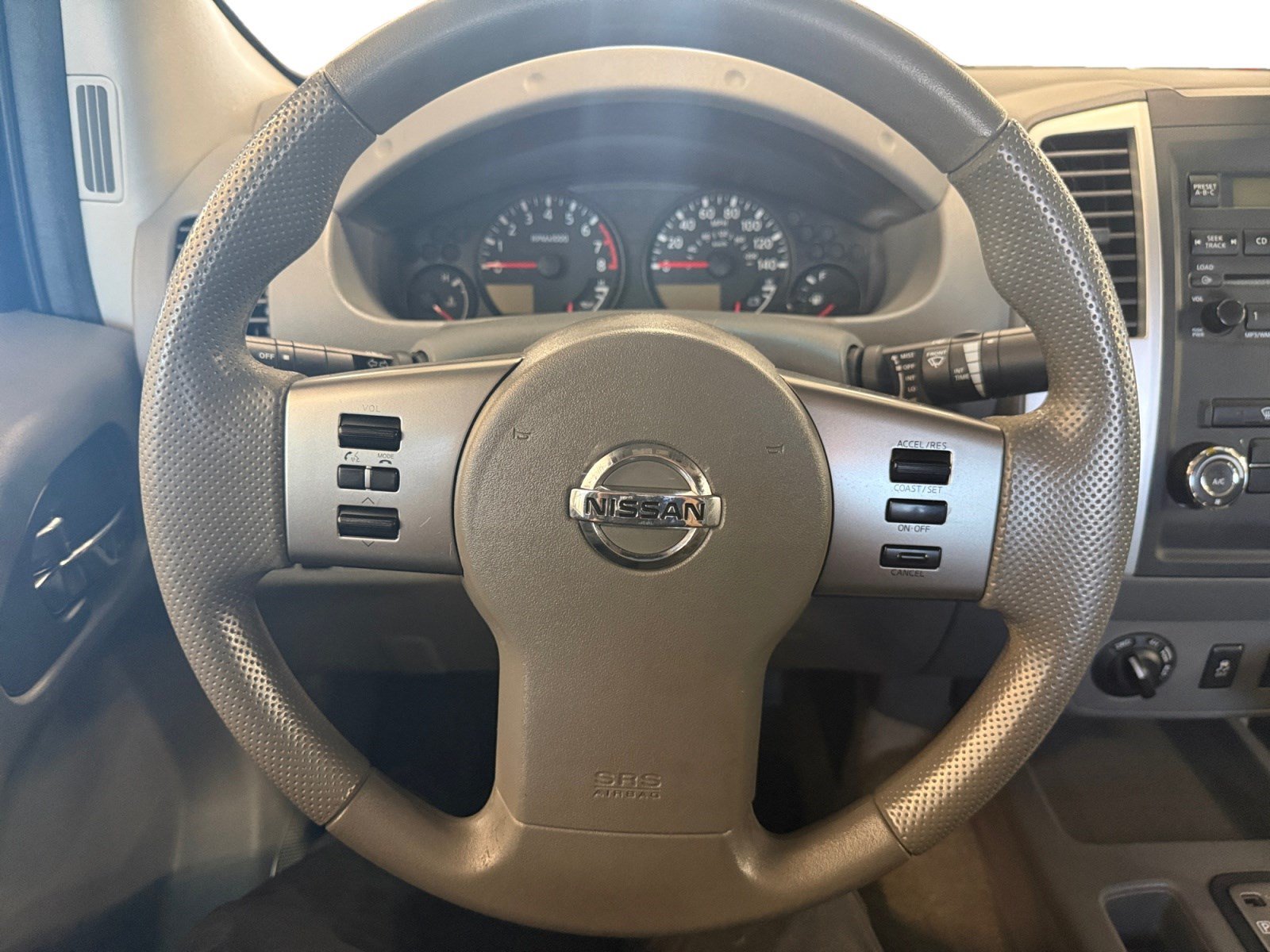 Used 2012 Nissan Frontier SV w/ SV Premium Utility Pkg AWD/4WD image 11