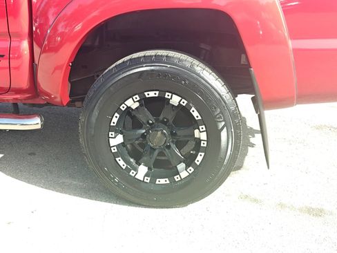 Used 2014 Toyota Tacoma PreRunner w/ SR5 Package RWD image 39