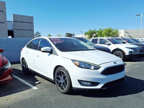 Used 2017 Ford Focus SEL image 3