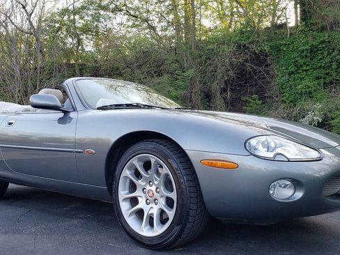Used 2002 Jaguar XK8 Convertible image 6