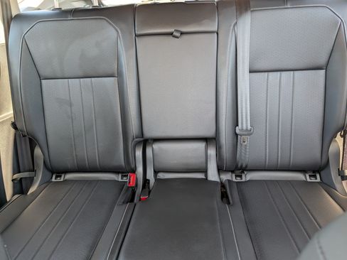 Used 2022 Volkswagen Tiguan SE AWD/4WD image 13