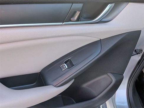Used 2019 Honda Accord EX image 25