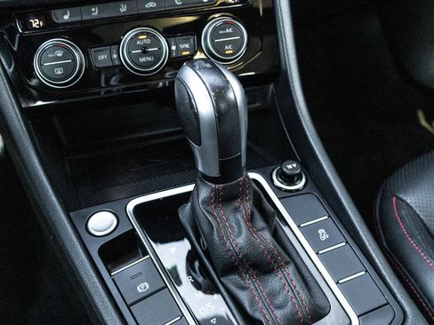 Used 2021 Volkswagen Jetta GLI Autobahn image 27