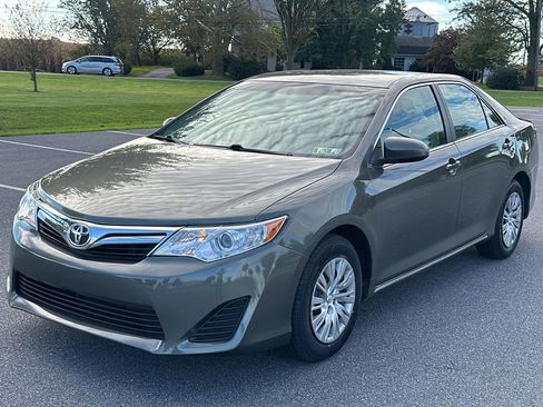 Used 2013 Toyota Camry LE image 5