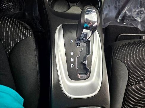 Used 2018 Dodge Journey SE image 19