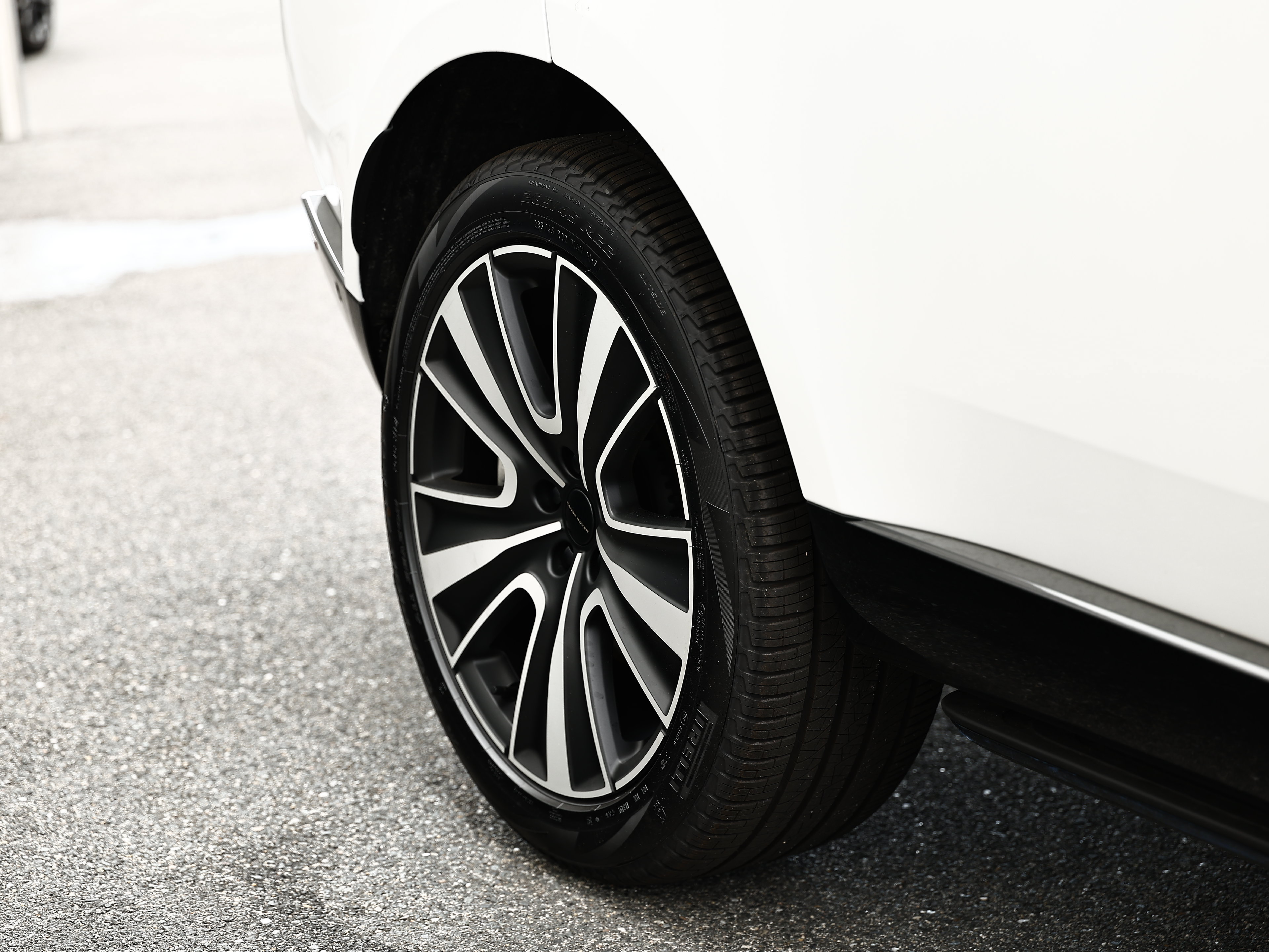 New 2026 Land Rover Range Rover SE AWD/4WD image 13