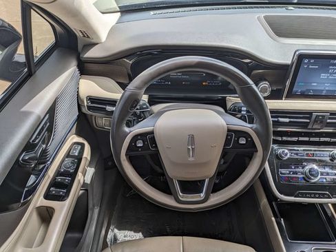 Used 2022 Lincoln Corsair Reserve w/ Elements Package FWD image 18