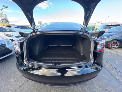 Used 2019 Tesla Model 3 Standard Range image 11
