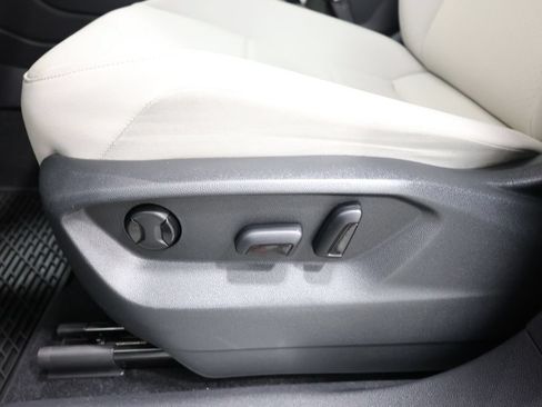 Used 2021 Volkswagen Tiguan SE R-Line FWD image 14