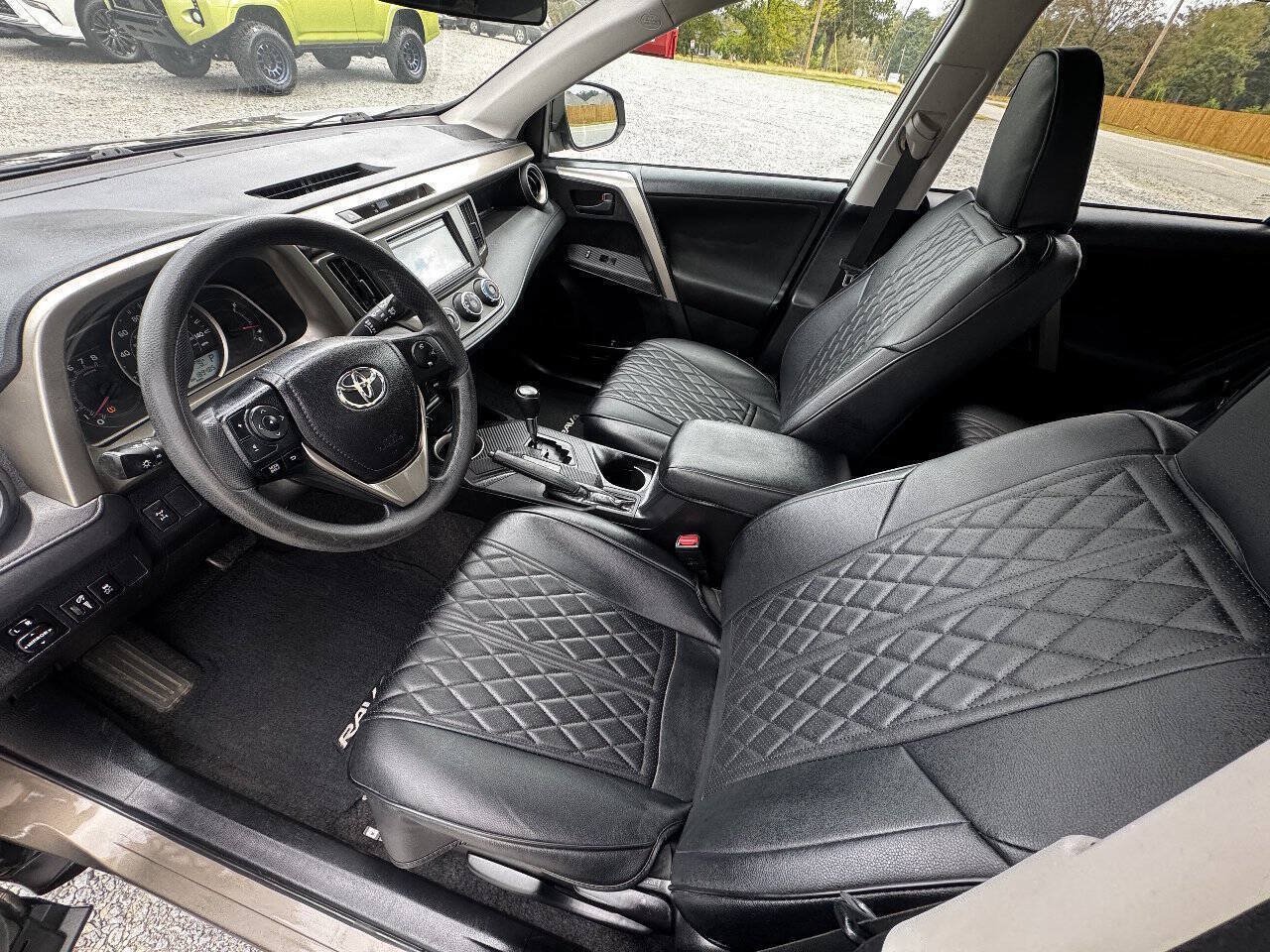 Used 2014 Toyota RAV4 LE AWD/4WD image 12